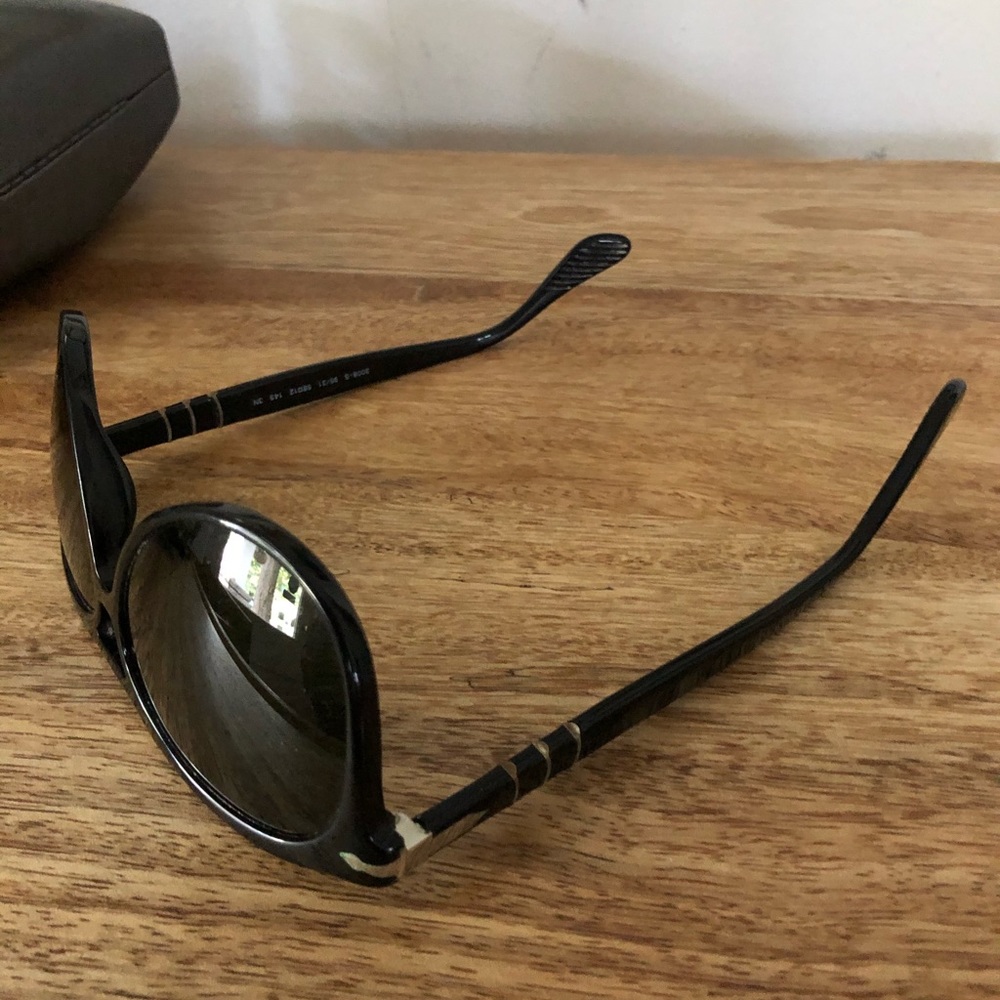 Persol Sunglasses Like New - Picture 4 of 6
